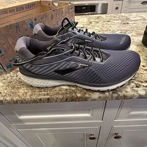 Brooks Ghost 12 Running Shoes
